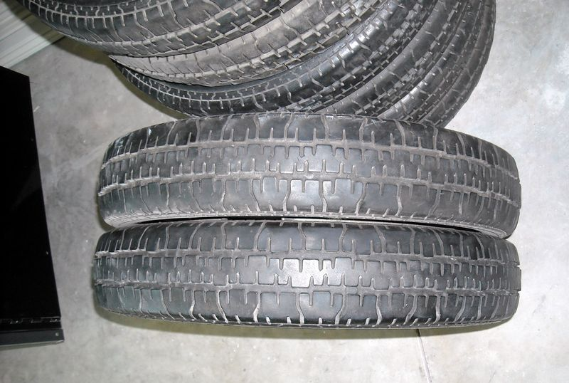 Illustration for article titled Odd find: JJD Twin Tyre Wheels
